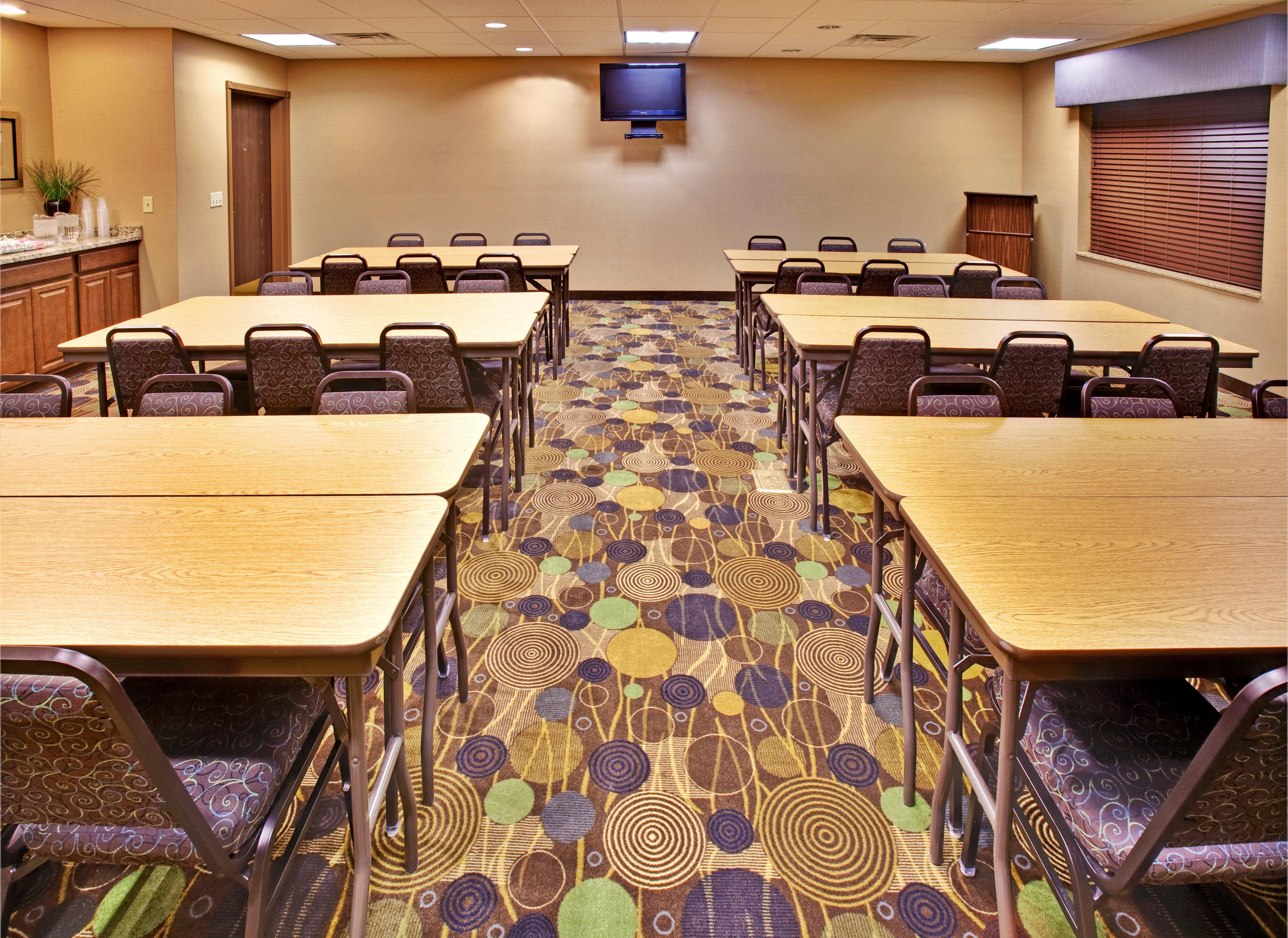 Holiday Inn Express Hotel & Suites - Dubuque West By Ihg Esterno foto