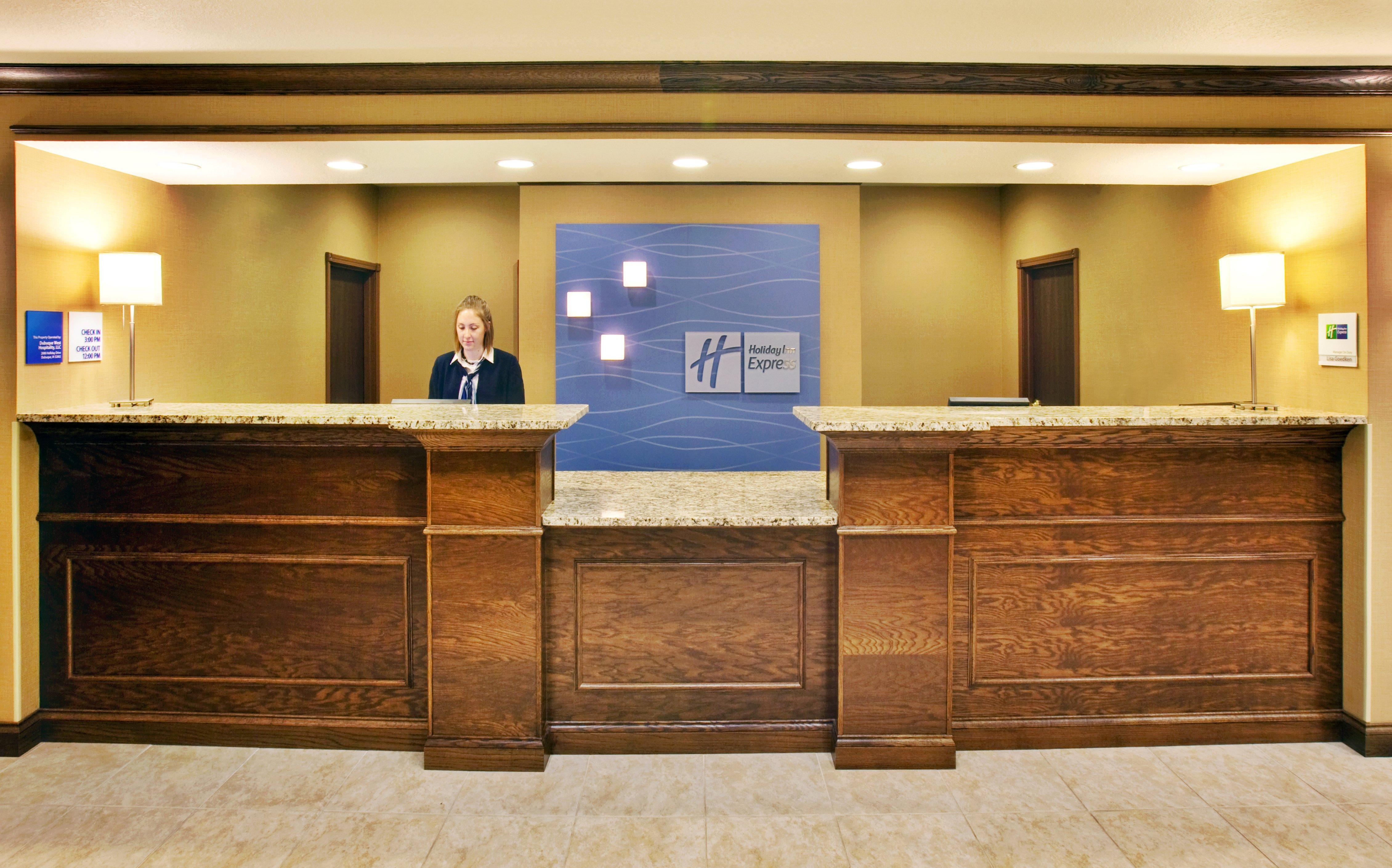 Holiday Inn Express Hotel & Suites - Dubuque West By Ihg Esterno foto