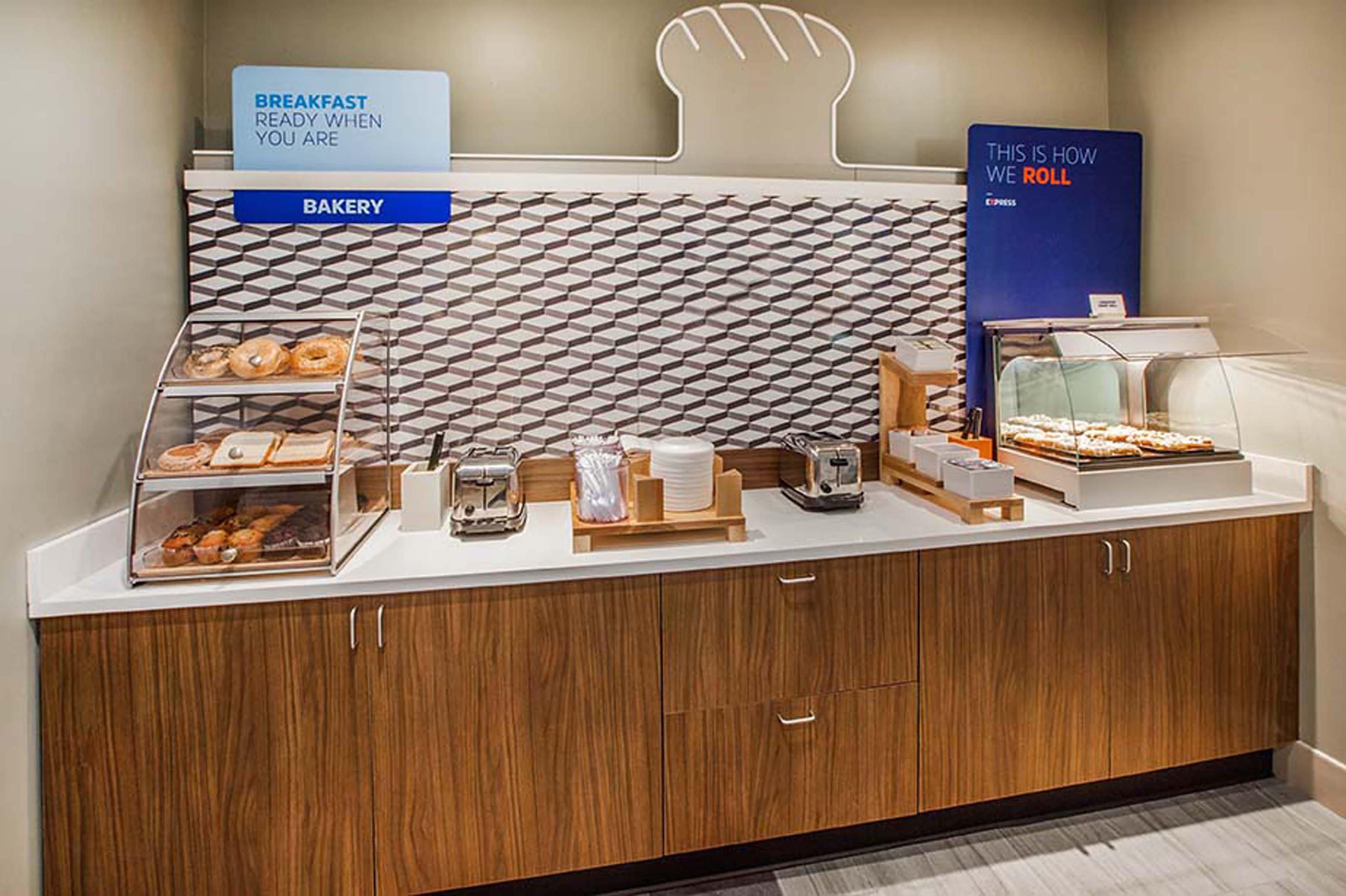 Holiday Inn Express Hotel & Suites - Dubuque West By Ihg Esterno foto