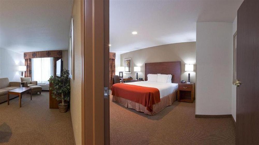 Holiday Inn Express Hotel & Suites - Dubuque West By Ihg Esterno foto